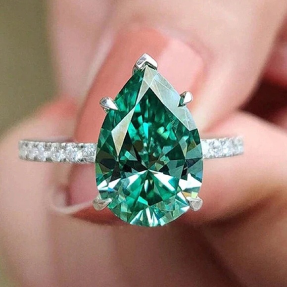 WEDDING ENGAGEMENT RINGS - Picture 3 of 6